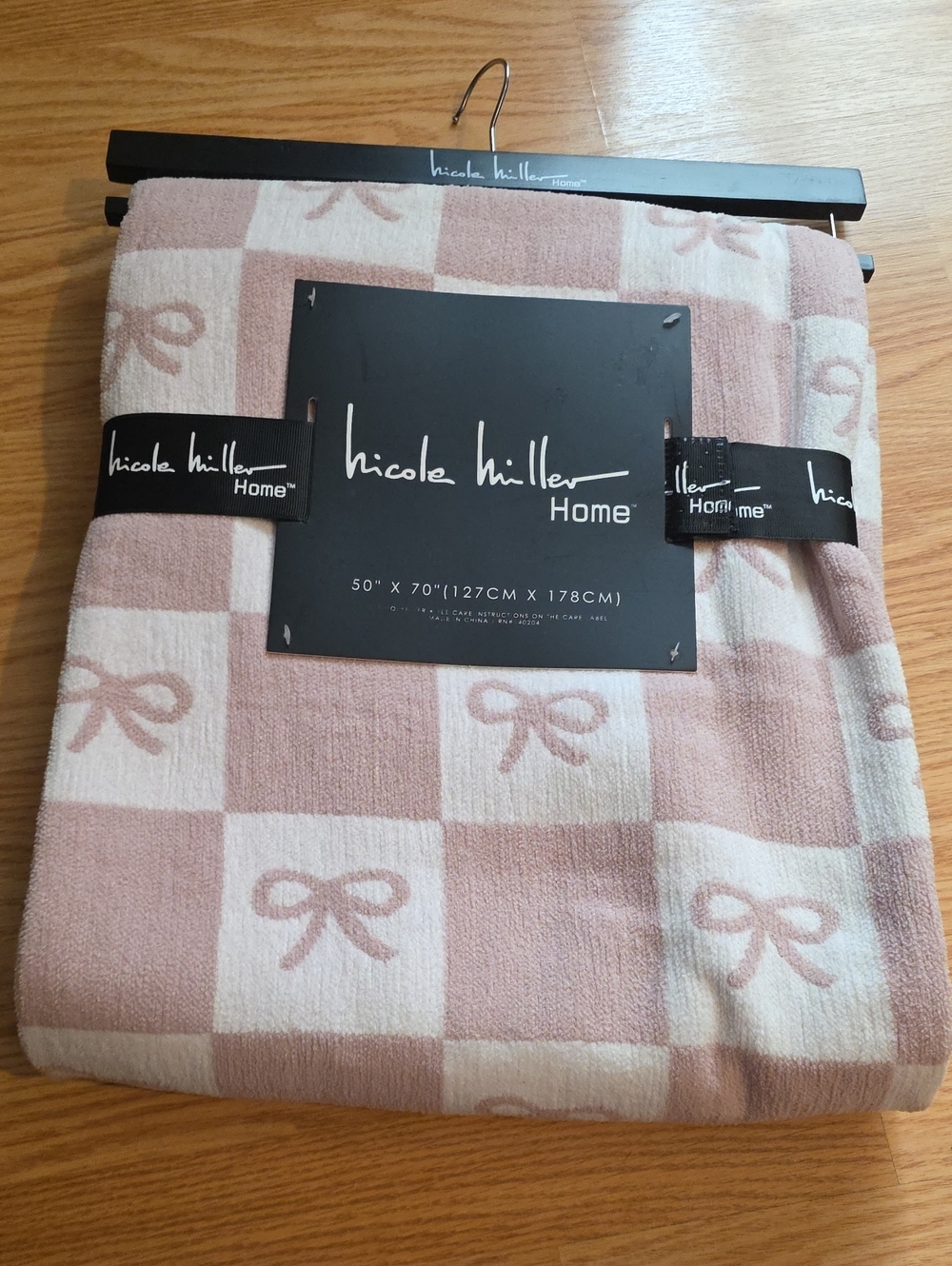 Nicole Miller Pink & White Bow Check Plush Throw